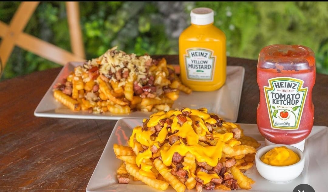 Parada do Açaí - Batata frita com cheddar e bacon